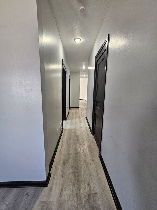 Photo - 6100 Hough Ave Unidad Apartment #2