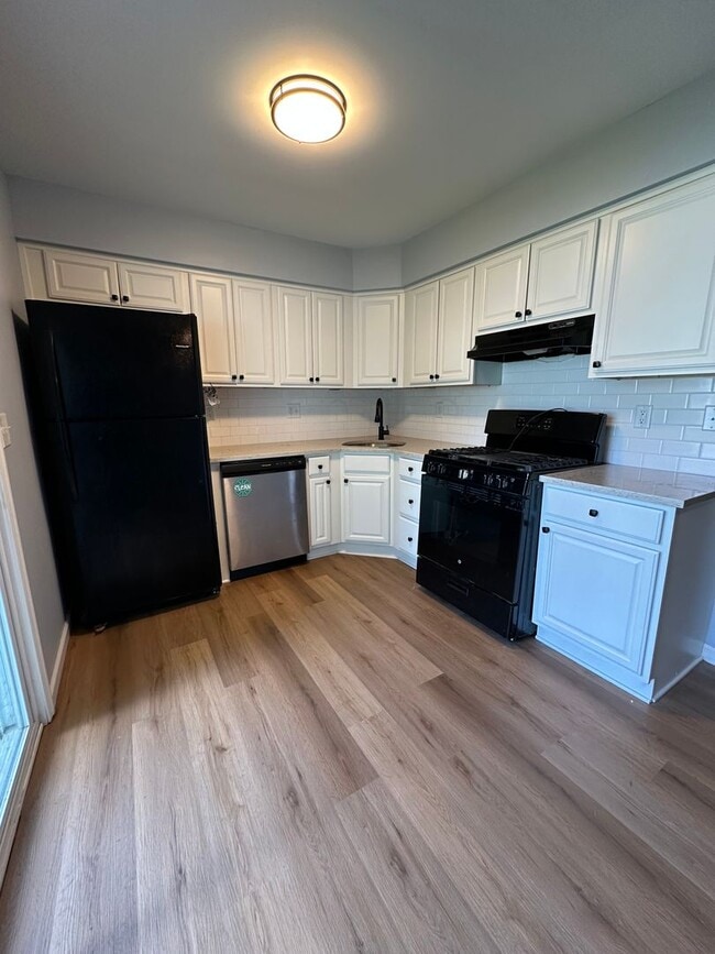 Photo - 18 Harrington Ln