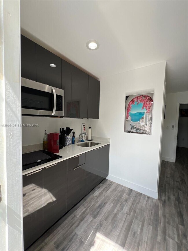 Photo - 2847 Polk St Unit 3