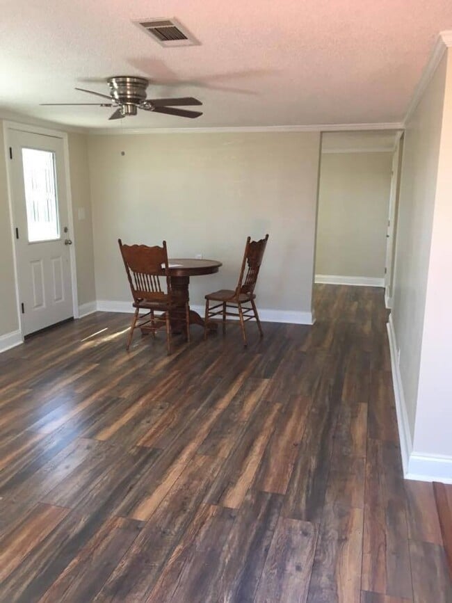 Photo - Fully Renovated Cottage with Lake Views in Gainesville