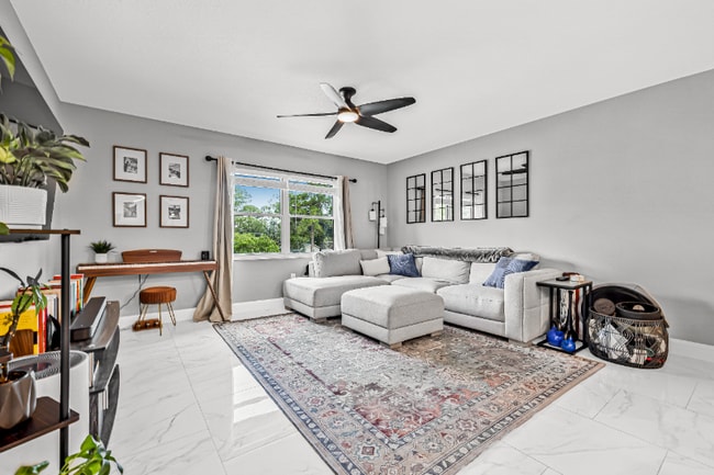 Photo - 252 SW Monroe Cir N Unit 4211