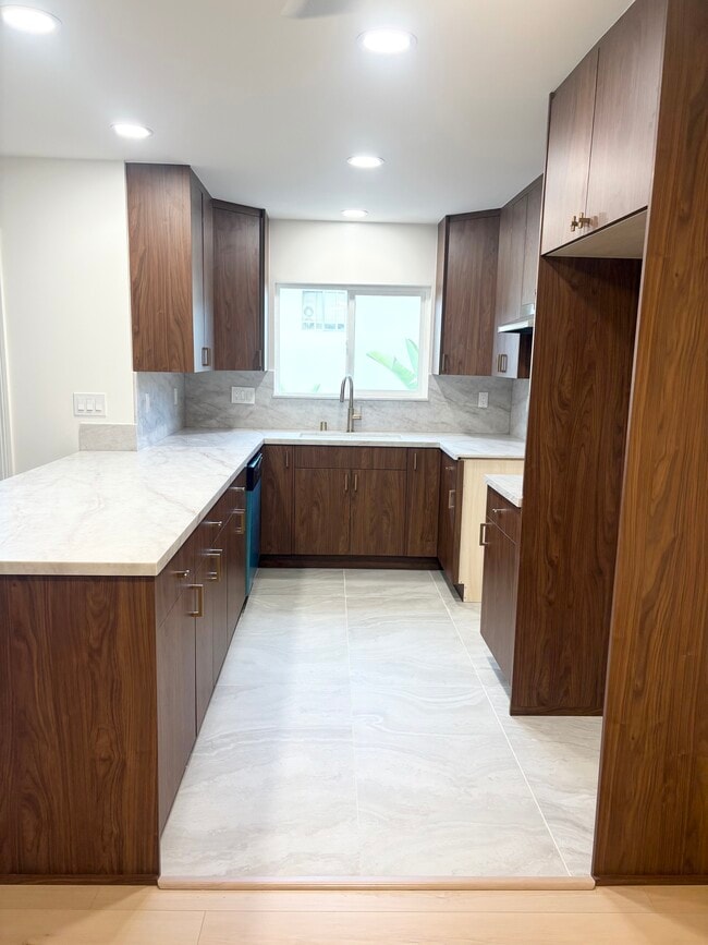 821 Arcadia Ave Unidad Apollo Apt. 4