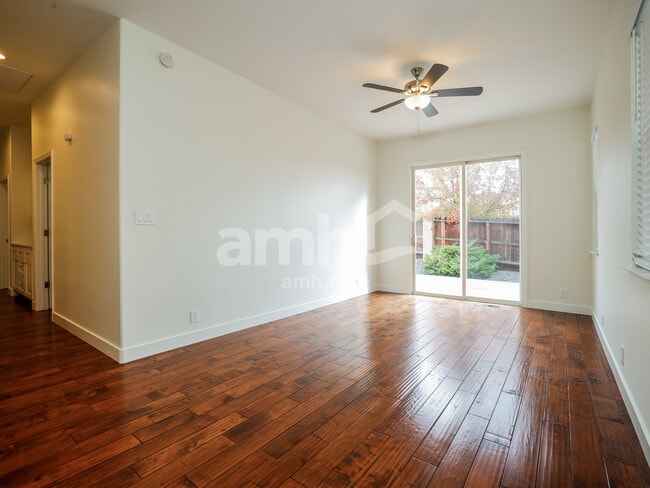 Photo - 6750 Diamond Glen Dr