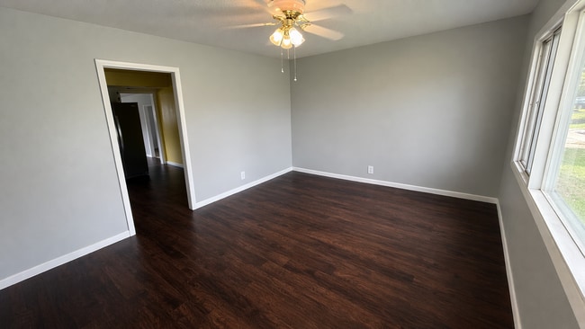 Living room (entry) - 245 Columbia St