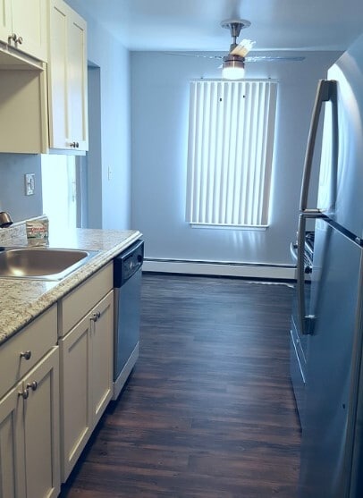 Cocinas renovadas - Kings Pointe Apartments - Warren, MI