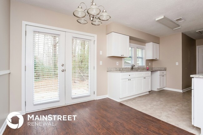 Photo - 141 Montego Cir