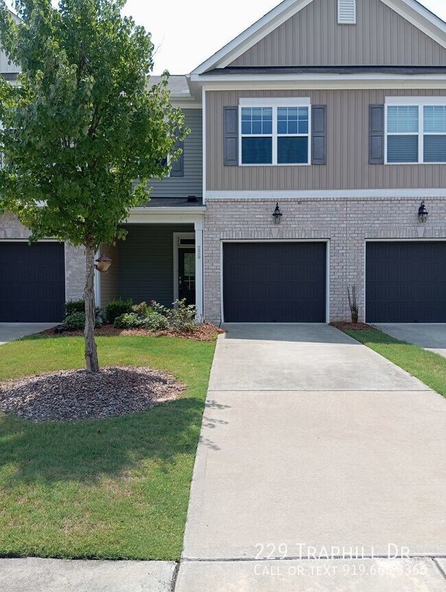 Stunning 3-bedroom, 2.5-bathroom townhouse - Stunning 3-bedroom, 2.5-bathroom townhouse