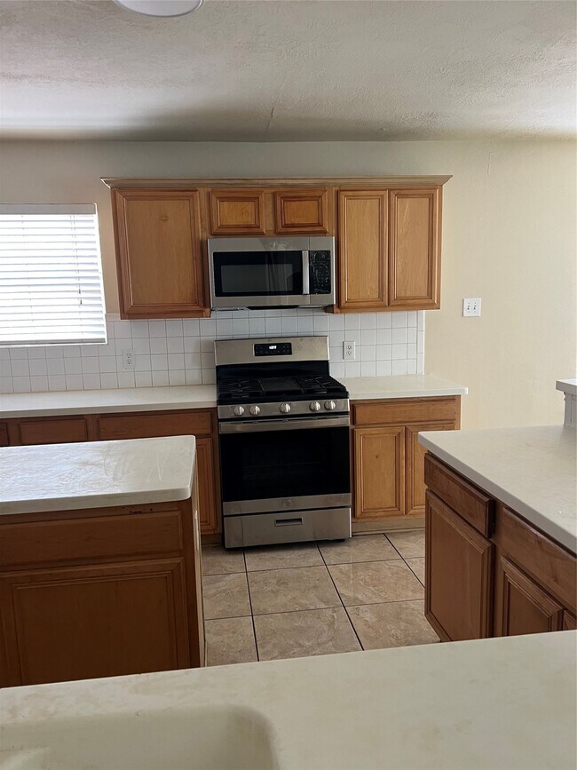 Photo - 13815 Fort Nelson Dr