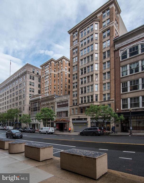 915 E St NW Unit 812