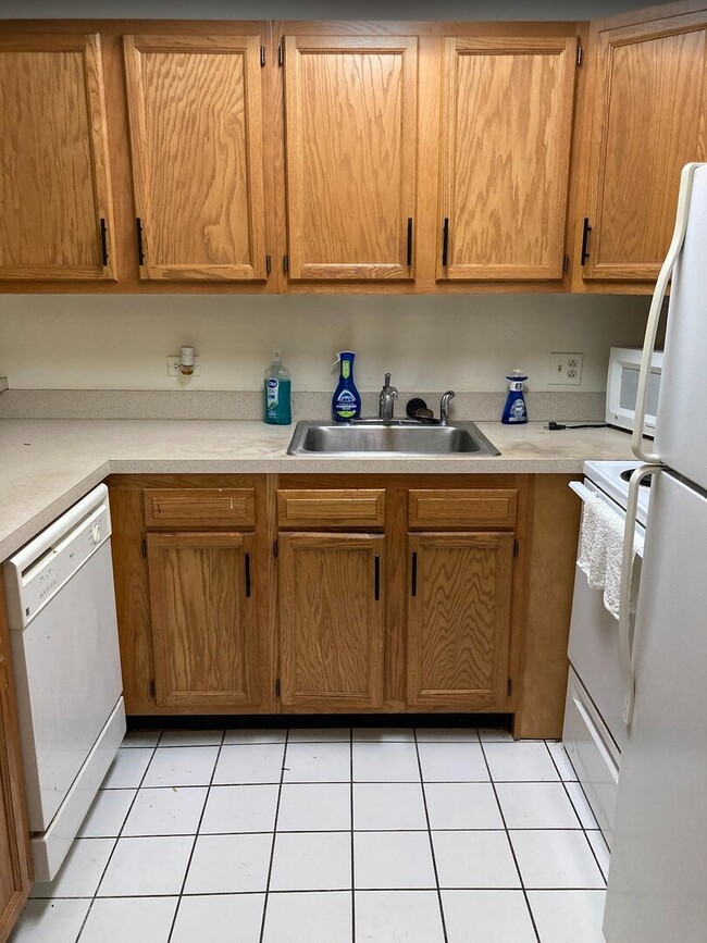 Photo - 1811 Four Lakes Ave