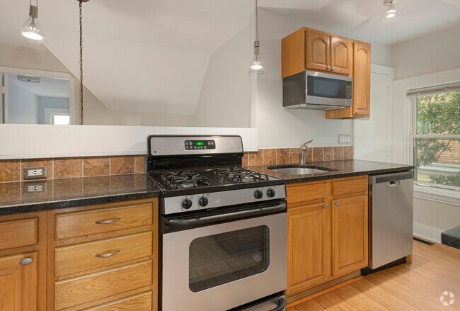Building Photo - 13 Mansfield St Unit 3 Rental