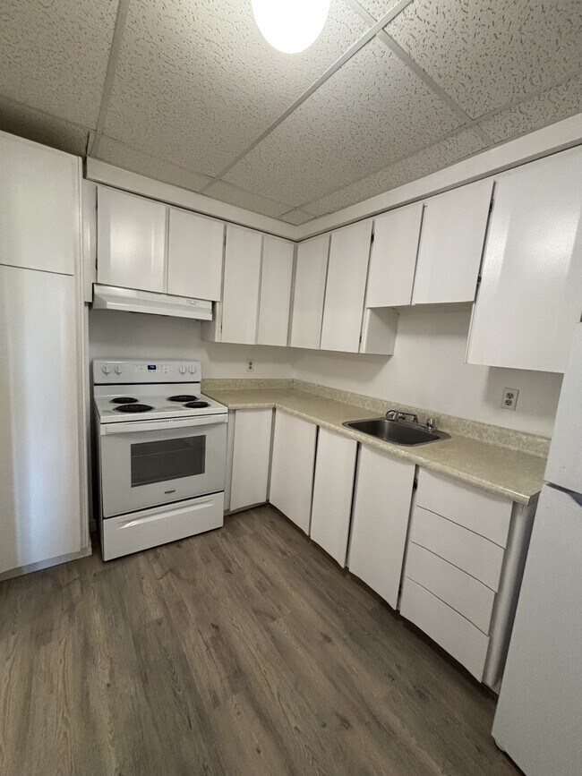 Photo - 70 McEwen Ave