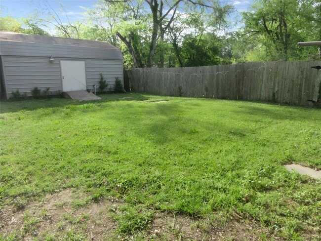 8607 Nesom Ct
