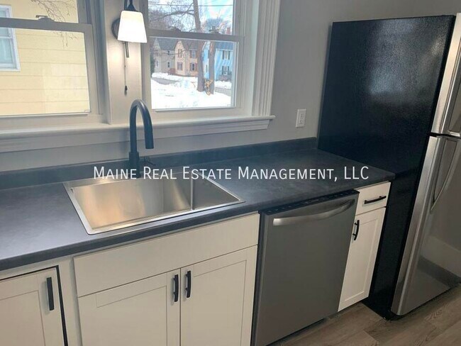 Photo - 166 Birch St Unidad 1