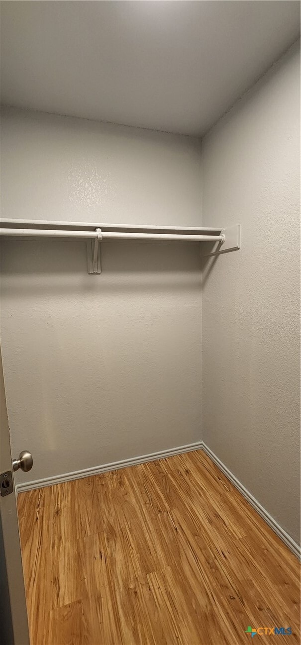 Building Photo - 1202 Thorpe Ln Unit 408