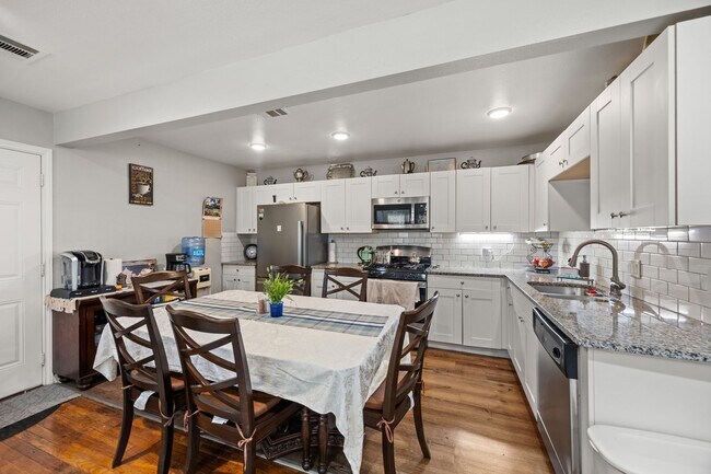 Photo - 1211 Trimm Ave