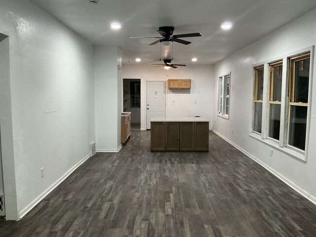 Photo - 2944-46 N 28th St Unidad lower