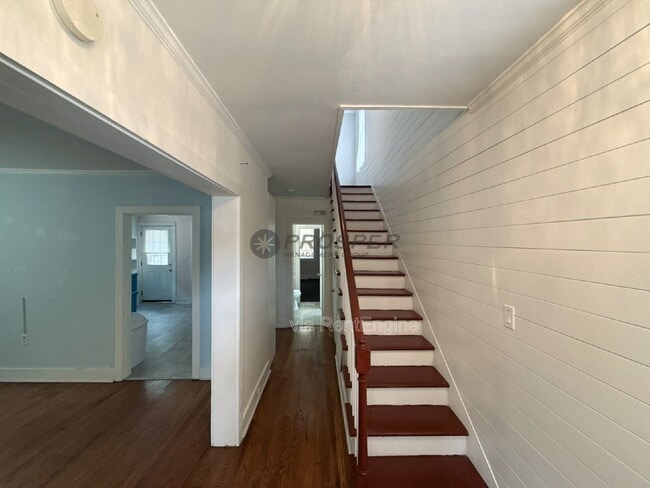 204 Fishburne St