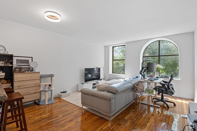 Building Photo - 44 Sherman Ave Unit 1G Rental