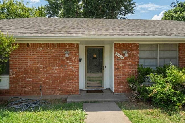 Photo - 2406 Picadilly Ln