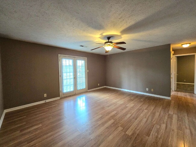 Photo - 277 Dunbar Cave Rd