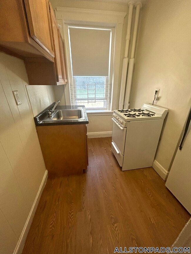 Building Photo - 25 Walbridge St Rental
