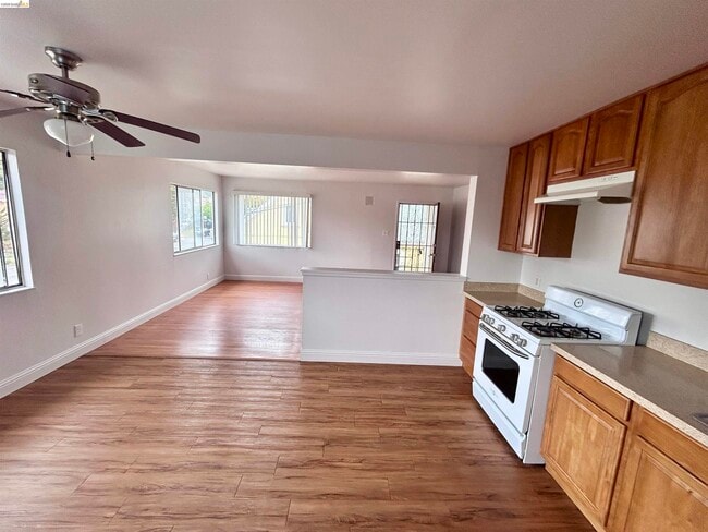 Photo - 3144 61st Ave