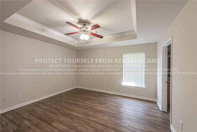 Photo - 1674 N Hazeltine Dr