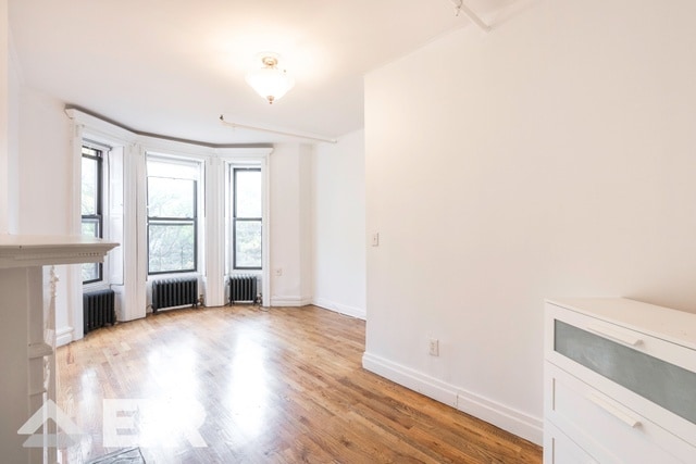 Photo - 401 Hancock St