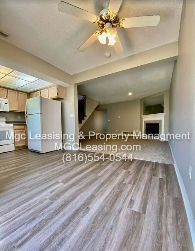 Photo - Big Beautiful Townhome in Lee's Summit!