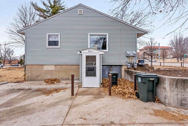 Photo - 8011 University Ave