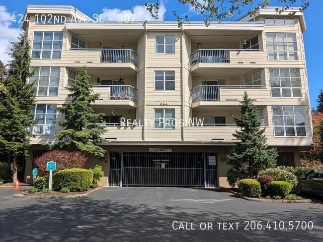 Building Photo - 424 102nd Ave SE