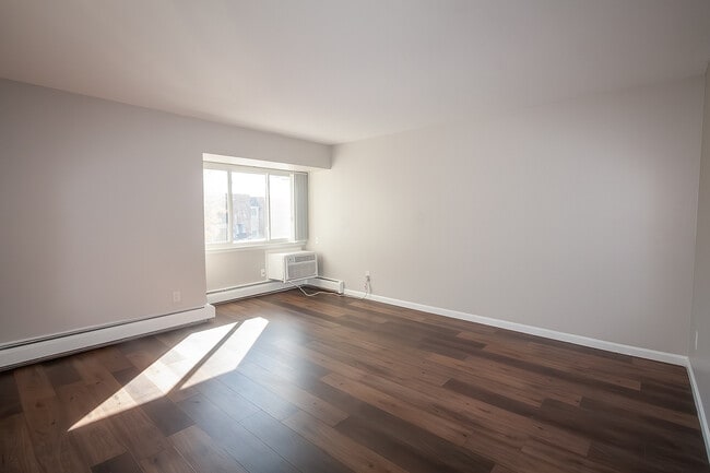 James - Living Room - The PARK