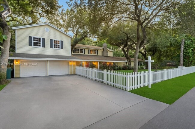 Photo - 2221 SW 28th Way