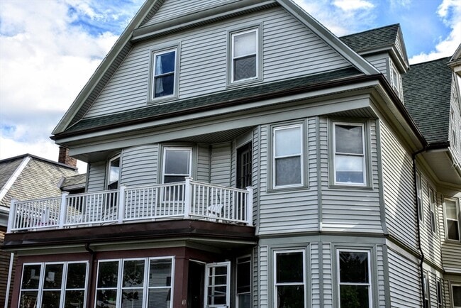 Building Photo - 43 Oakview Terrace Unit 2