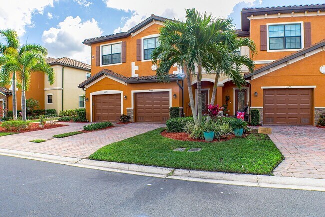 Building Photo - Beautiful Two story townhome 3-bedroom, 2.5-bathroom in south Fort Myers
