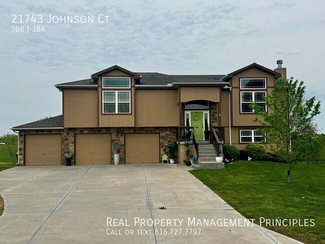 Building Photo - 21743 Johnson Ct