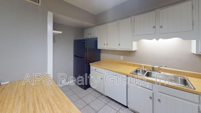 Photo - 4001 S Bend Dr