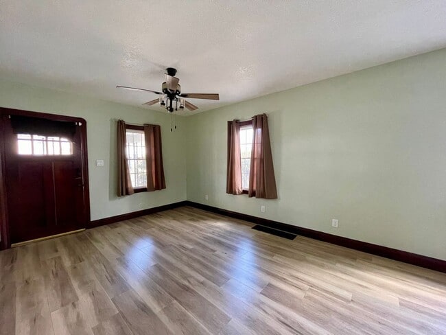 Photo - PERFECT 2 Story, 2 Bedroom Home!