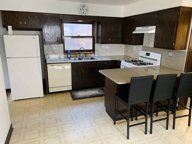 Photo - 114 E 23rd St