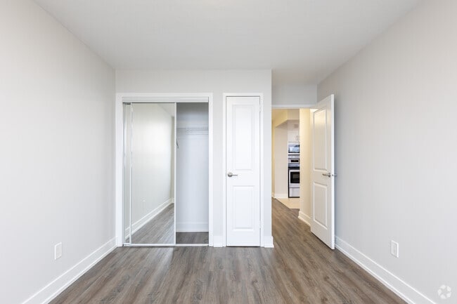 1BR, 1BA - 576SF - Bedroom - Queen