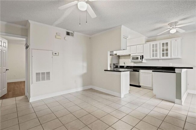 Photo - 4800 Pontchartrain Dr Unit 5