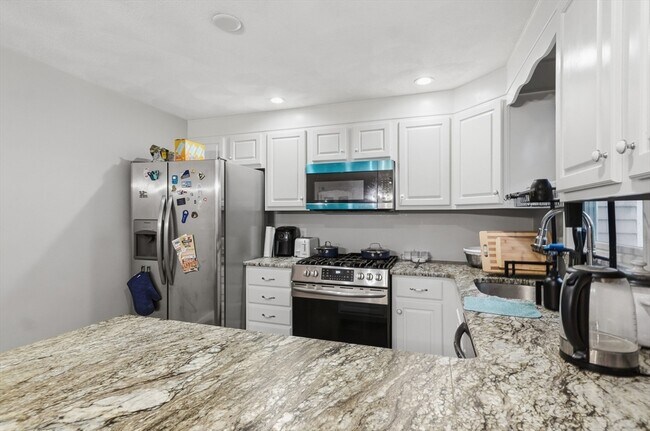 Photo - 852 Wellman Ave