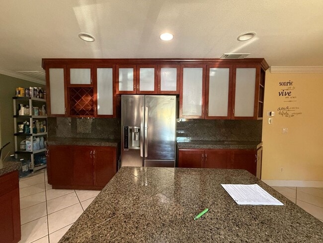 Photo - 942 Eaton Ave
