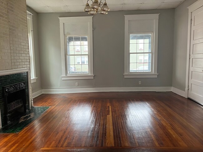 Living Room - 509 S 5th St