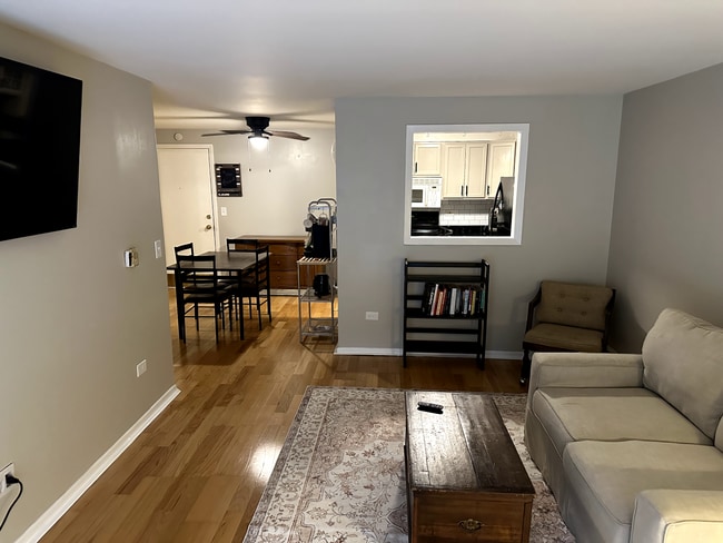 Photo - 2317 N Neva Ave Unit 305A