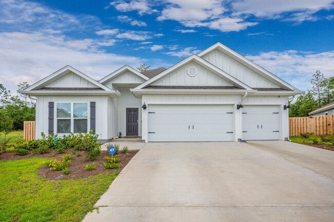Building Photo - Stunning 4 Bedroom, 3 Bath Home in Shoal R...