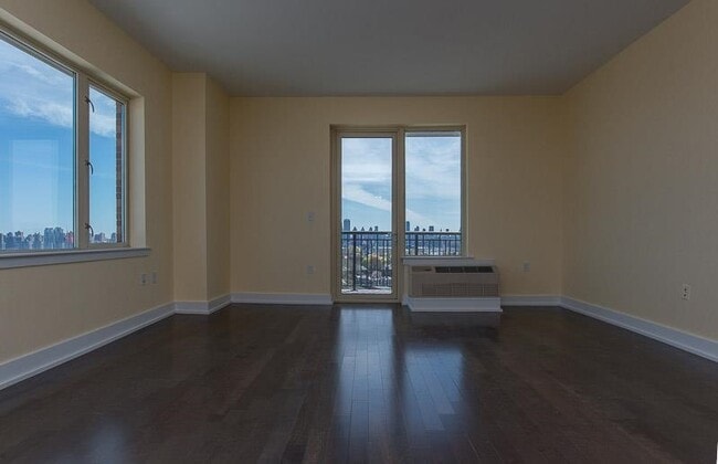 Photo - 3312 Hudson Ave Unit 10J