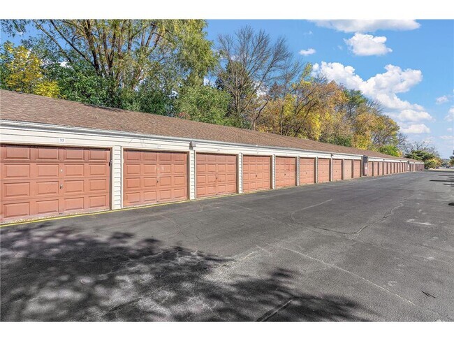 Building Photo - 350 Shelard Pkwy Unit 208 Rental