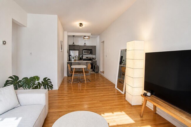 Photo - 208 Willow Ave